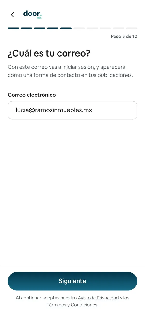 Paso 5 de 10, ¿Cuál es tu correo?, con un correo escrito en Correo electrónico y, abajo, el aviso de privacidad y los términos