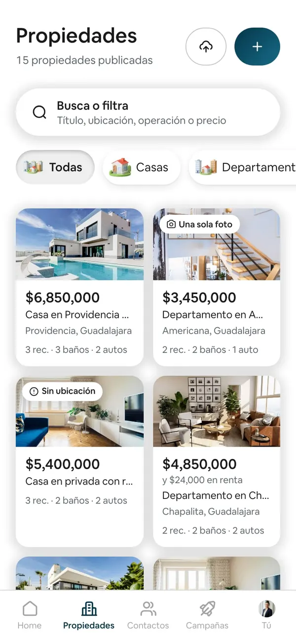 Pantalla de Propiedades con varias propiedades; dos llevan la etiqueta «Una sola foto» y «Sin ubicación»