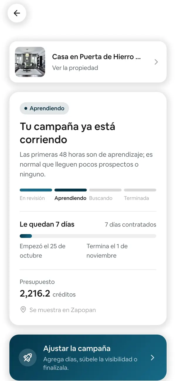 Pantalla de una campaña en Aprendiendo: el chip Aprendiendo, el titular «Tu campaña ya está corriendo», «Las primeras 48 horas son de aprendizaje; es normal que lleguen pocos prospectos o ninguno.» y la barra de cuatro etapas En revisión · Aprendiendo · Buscando · Terminada