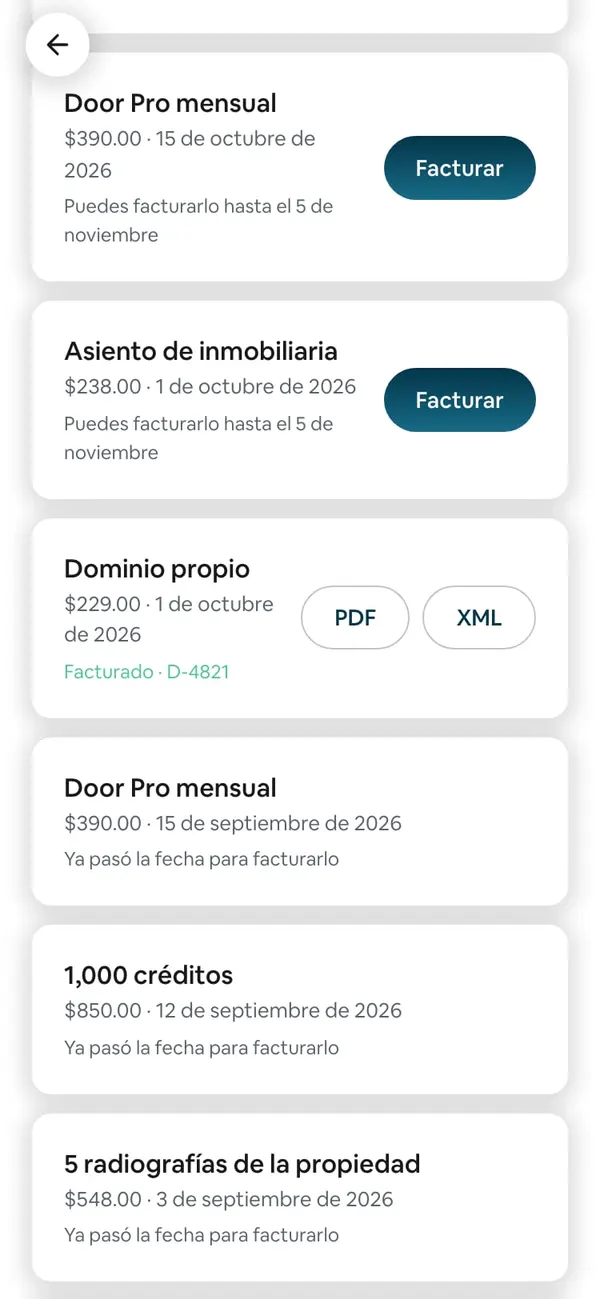 Un pago ya facturado: Dominio propio, $229.00, «Facturado · D-4821» y los botones PDF y XML; debajo, pagos de septiembre con «Ya pasó la fecha para facturarlo»